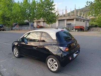 Usata Opel Adam 87 CV (63 kW) 2017 Utilitaria