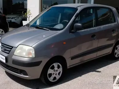 Usata Hyundai Atos 59 CV (43 kW) 2004 Grigio Utilitaria