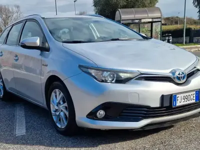 Usata Toyota Auris Touring Sports Lounge 99 CV (72 kW) 2017 Argento Station wagon
