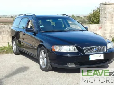 Usata Volvo V70 Momentum 163 CV (119 kW) 2005 Nero Station wagon
