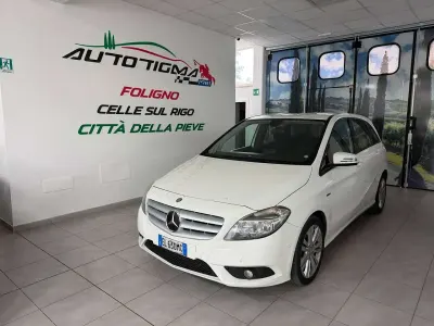 Usata Mercedes B180 Executive 109 CV (80 kW) 2012 Bianco Utilitaria