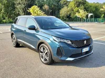 Usata Peugeot 5008 S 131 CV (96 kW) 2021 Bluazzurro SUV