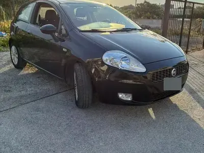 Usata Fiat Grande Punto 90 CV (66 kW) 2006 Viola Utilitaria
