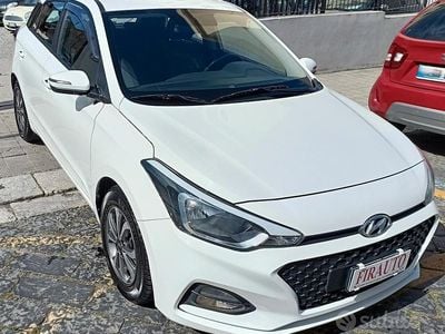 Begagnad Hyundai i20 75 HK (55 kW) 2019 Vit Halvkombi