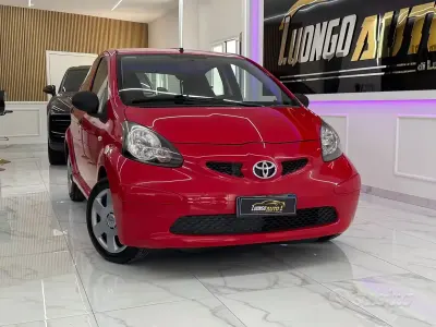 Usata Toyota Aygo 68 CV (50 kW) 2008 Rosso Utilitaria