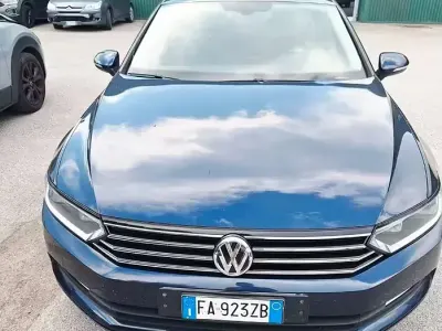 Usata VW Passat 120 CV (88 kW) 2015 Blu Station wagon