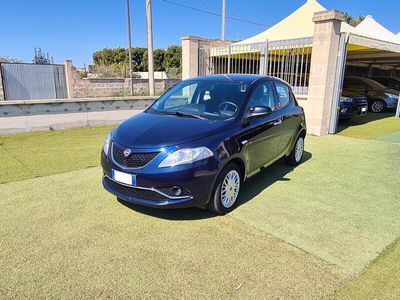 usata Lancia Ypsilon 1.2 Benz. 69 CV 5 porte Gold 12/2017 NEOPATENTATI