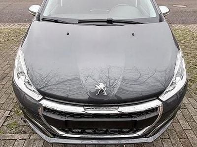 Usata Peugeot 208 Active 82 CV (60 kW) 2017 Grigio Utilitaria