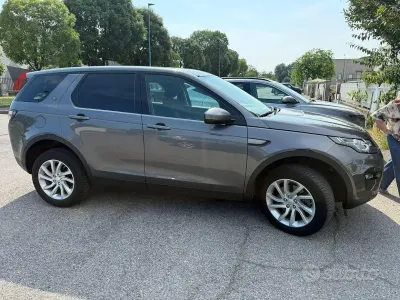 Usata Land Rover Discovery 5 150 CV (110 kW) 2018 Grigio SUV