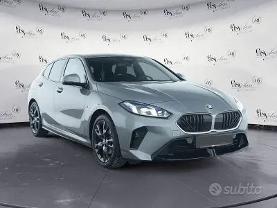 Käytetty BMW 118 M Sport 150 HP (110 kW) 2025 Harmaa Viistoperä