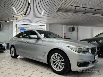 Usata BMW 318 Luxury Line 143 CV (105 kW) 2013 Grigio Berlina