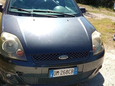 Usata Ford Fiesta 73 CV (53 kW) 2007 Grigio Utilitaria