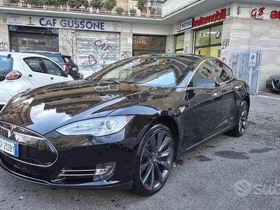 Usata Tesla Model S 244 kW (333 CV) 2015 Nero Utilitaria