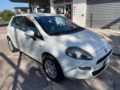 Usata Fiat Punto Street 77 CV (56 kW) 2013 Bianco Utilitaria