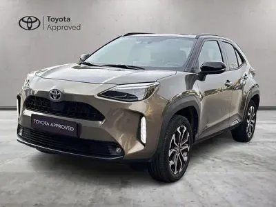 Usata Toyota Yaris Cross Trend 115 CV (84 kW) 2022 Oxide bronze & black SUV