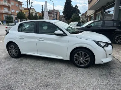 Usata Peugeot 208 102 CV (75 kW) 2021 Bianco Utilitaria