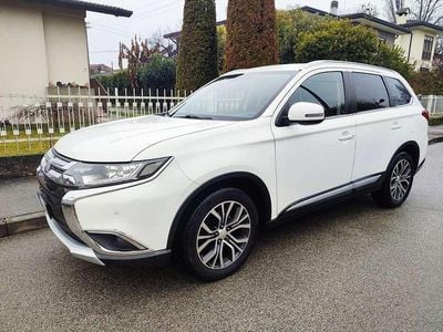 Usata Mitsubishi Outlander 150 CV (110 kW) 2015 Bianco SUV