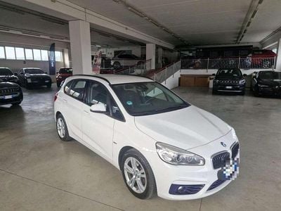 Usata BMW 218 Active Tourer Sport Line 150 CV (110 kW) 2016 Bianco Monovolume