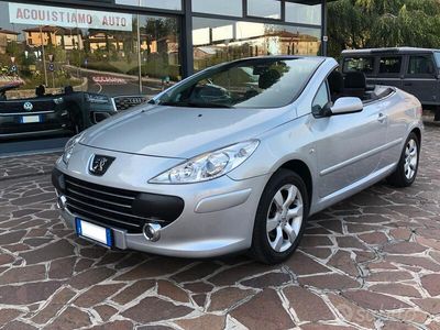 Usata Peugeot 307 CC 109 CV (80 kW) 2007 Argento Cabrio