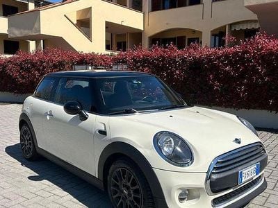 Begagnad Mini One D 95 HK (69 kW) 2019 Vit Halvkombi