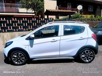 Usata Opel Karl Rocks 75 CV (55 kW) 2017 Bianco Utilitaria