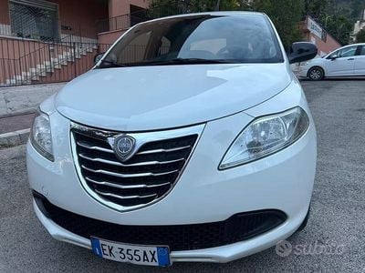 Usata Lancia Ypsilon 69 CV (50 kW) 2012 Bianco Utilitaria