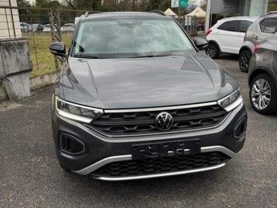 Usata VW T-Roc Life 110 CV (80 kW) 2022 Grigio scuro SUV