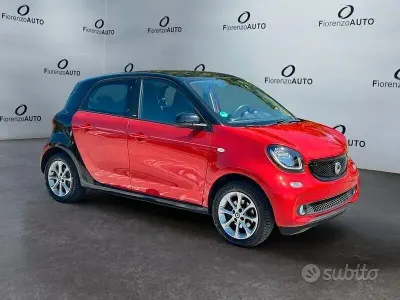 Usata Smart ForFour Passion 90 CV (66 kW) 2015 Rosso Utilitaria
