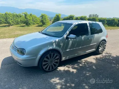 Usata VW Golf IV 105 CV (77 kW) 2002 Berlina