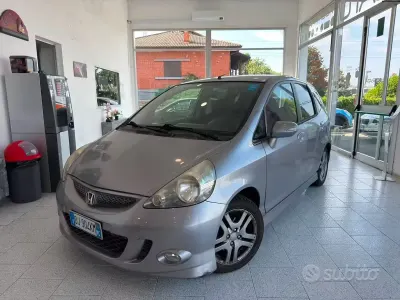 Usata Honda Jazz 83 CV (61 kW) 2007 Grigio Utilitaria
