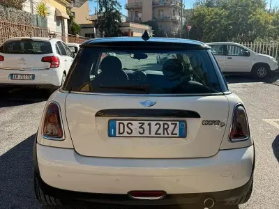 Usata Mini Cooper D Chili 109 CV (80 kW) 2008 Bianco Utilitaria