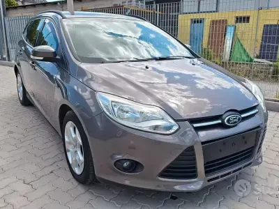 Usata Ford Focus 95 CV (69 kW) 2012 Grigio Station wagon