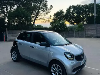 Usata Smart ForFour Prime 71 CV (52 kW) 2015 Argento Utilitaria