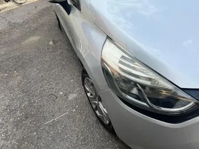 Usata Renault Clio 75 CV (55 kW) 2013 Grigio Berlina