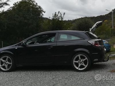Usata Opel Astra 150 CV (110 kW) 2006 Nero Coupé