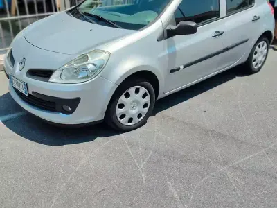 Usata Renault Clio III 98 CV (72 kW) 2006 Grigio Berlina