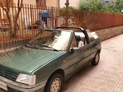 Usata Peugeot 205 Roland Garros 83 CV (61 kW) 1991 Cabrio