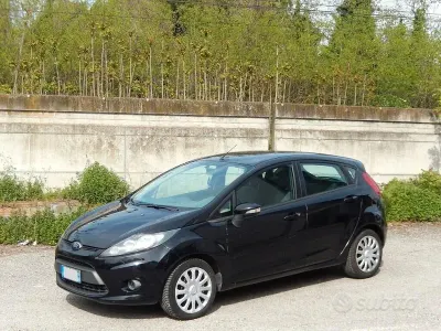 Usata Ford Fiesta 92 CV (67 kW) 2010 Nero Berlina