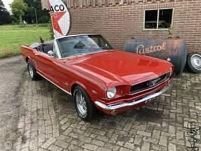 Usata Ford Mustang 200 CV (147 kW) 1966 Rosso Cabrio