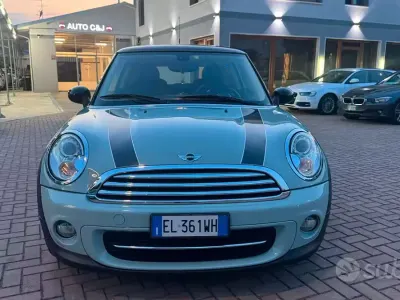 Usata Mini Cooper D 111 CV (81 kW) 2012 Bluazzurro Utilitaria