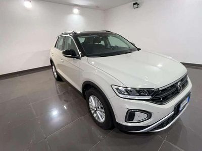 Usata VW T-Roc Life 110 CV (80 kW) 2022 Grigio SUV