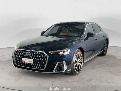 Usata Audi A8L S-Line 286 CV (210 kW) 2024 Blu Berlina