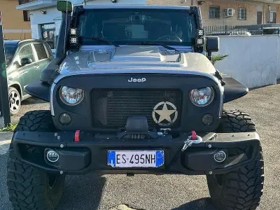 Usata Jeep Wrangler Sahara 200 CV (147 kW) 2013 Grigio SUV