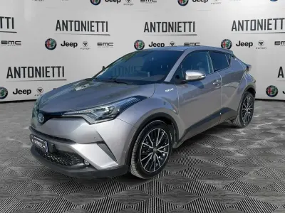 Usata Toyota C-HR Lounge 98 CV (72 kW) 2017 Argento SUV