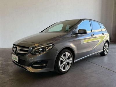 Usata Mercedes B180 Business 109 CV (80 kW) 2016 Grigio metallizzato Monovolume