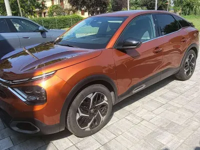 Usata Citroën C4 Shine 131 CV (96 kW) 2020 Arancione Berlina
