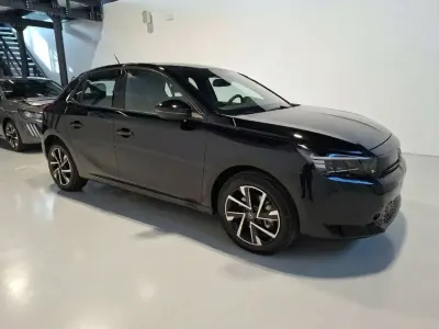 Usata Opel Corsa 101 CV (74 kW) 2025 Nero Utilitaria
