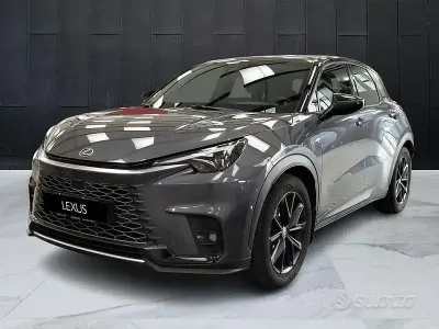 Usata Lexus LBX 136 CV (100 kW) 2024 Grigio SUV