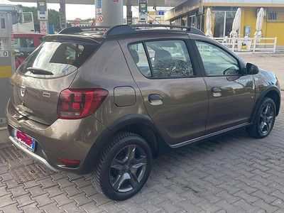 Usata Dacia Sandero Stepway 90 CV (66 kW) 2017 Bronzo Berlina