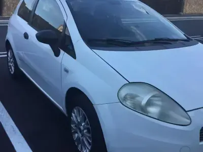 Usata Fiat Grande Punto Active 65 CV (47 kW) 2006 Bianco Utilitaria